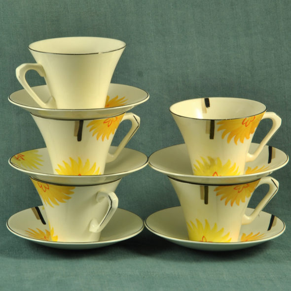 VT 230 – 5 tasses à thé Art  Déco anglaises